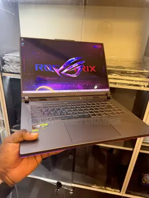 New Laptop Asus ROG Strix G16 32GB AMD Ryzen 9 SSD 1T