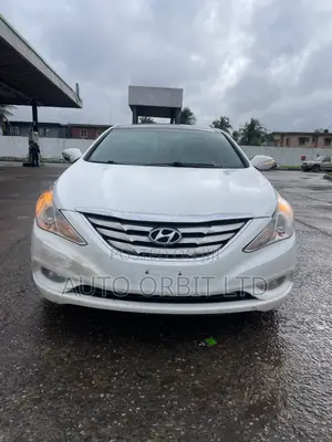 Hyundai Sonata Limited 2.0T Sedan (2.0L 4cyl 6A) 2013 White