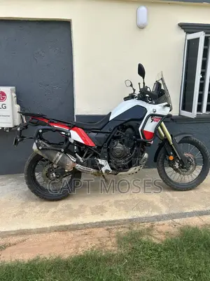 Yamaha 2022 Red