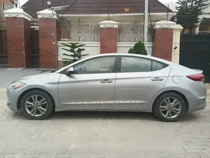 Hyundai Elantra 2017 Silver