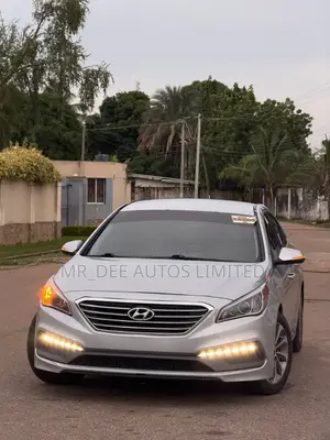 Hyundai Sonata Sport 4dr Sedan (2.4L 4cyl 6A) 2015 Silver