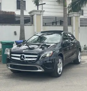 Mercedes-Benz GLA 250 2016 Black