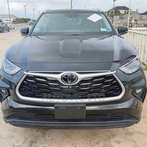 Toyota Highlander 2022 Gray