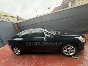 Volvo S60 T5 Drive-E 4dr Sedan (2.0L 4cyl Turbo 8A) 2015 Black