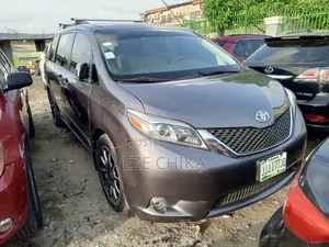 Toyota Sienna 2012 Gray