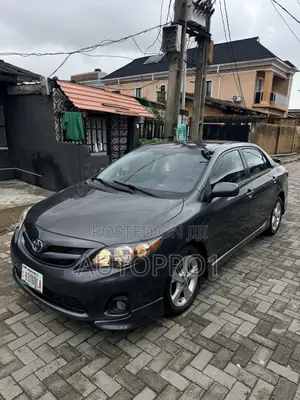 Toyota Corolla S 4dr Sedan (1.8L 4cyl 4A) 2012 Gray