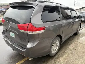 Toyota Sienna XLE 7 Passenger 2011 Gray
