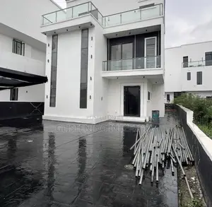 Balcony Railing With a 10m Tempered Plain Glass