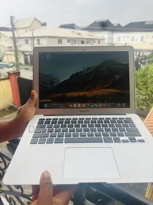 Laptop Apple MacBook Air 2012 4GB Intel Core i5 SSD 128GB