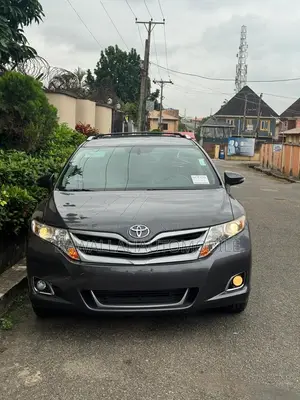 Toyota Venza XLE 4dr Wagon AWD (2.7L 4cyl 6A) 2015 Gray