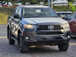 New Toyota Hilux 2025 Gray