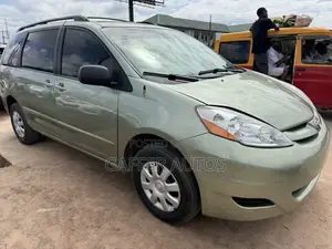 Toyota Sienna CE FWD 2006 Green