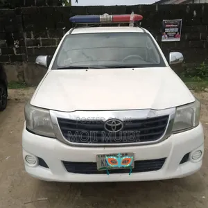 Toyota Hilux 2012 White