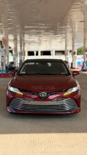 Toyota Camry XLE V6 FWD (3.5L 6cyl 8AM) 2018 Red