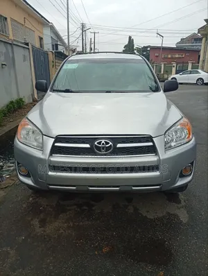 Toyota RAV4 2011 Silver