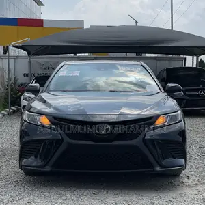 Toyota Camry SE (2.5L 4cyl 8A) 2019 Black