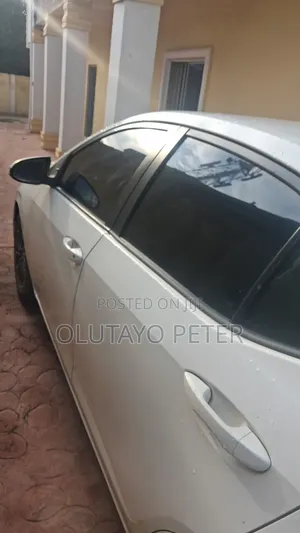 Toyota Corolla 2016 White