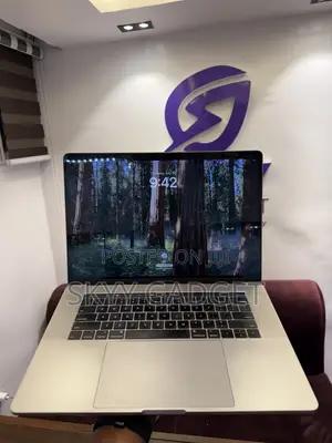 Laptop Apple MacBook Pro 2018 16GB Intel Core i7 SSD 1T