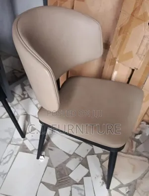 Original Central Table Chair for People