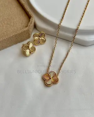 Clover Necklace