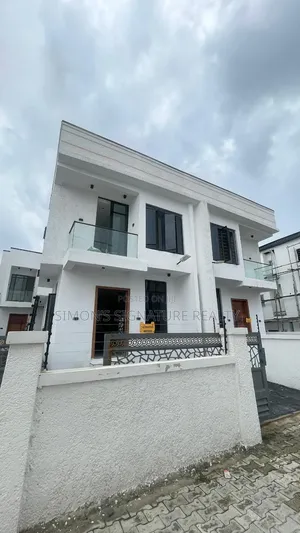 4bdrm Duplex in Ikota for sale