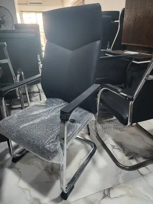 Luxury Leather Visitor's Office Chair.