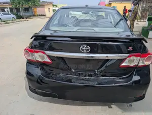 Toyota Corolla 2012 Black