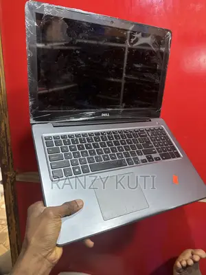 Laptop Dell Inspiron 15 5567 8GB Intel Core i5 SSD 256GB