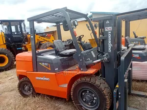 Brand New 5 Ton Forklift for Sale - 3 Stage Mast by 4.5m - Diesel*