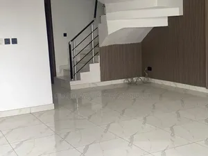 6bdrm Apartment in Lekki Phase 2 for sale