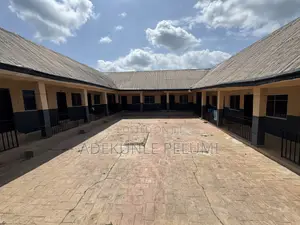 15 Rooms Hostel
