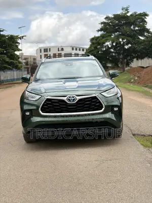 Toyota Highlander XLE AWD 2023 Green