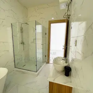 Frameless Shower Cubicle With 10mm Toughen Glass