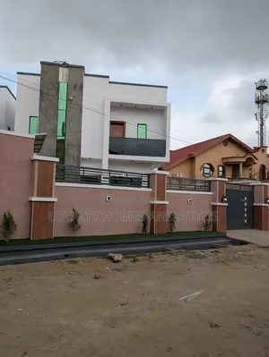 5bdrm Duplex in Berger for sale