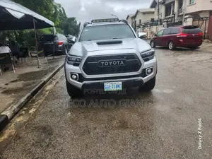 Toyota Tacoma 2018 Silver