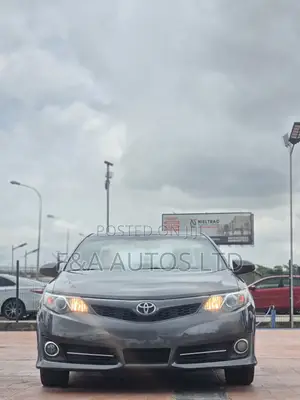 Toyota Camry 2012 Gray