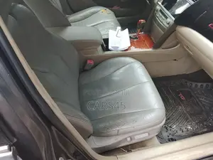 Toyota Camry Base 4dr Sedan (2.5L 4cyl 6M) 2010 Gray