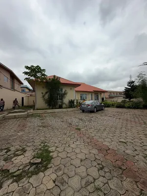 Spacious 5 Bedroom Bungalow Self Compound at Ring Road