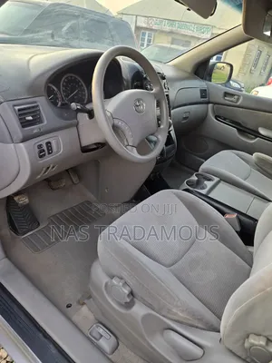 Toyota Sienna LE AWD 2005 Silver