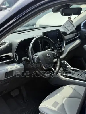 Toyota Highlander 2021 Blue