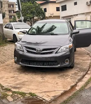 Toyota Corolla LE 4dr Sedan (1.8L 4cyl 4A) 2013 Gray