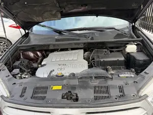 Toyota Highlander SE 2012 Beige