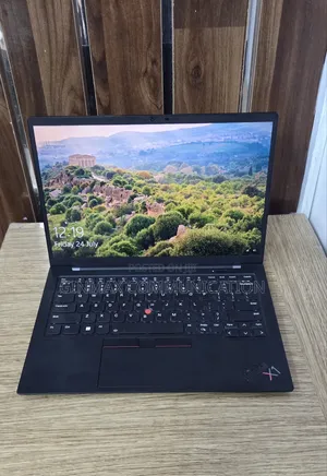Laptop Lenovo ThinkPad X1 Carbon Gen11 16GB Intel Core i7 SSD 512GB