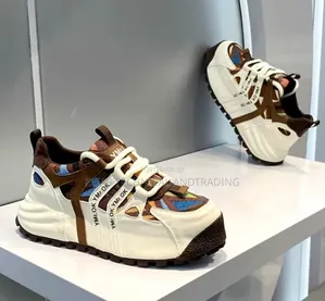 Sneakers Size 44 Uk