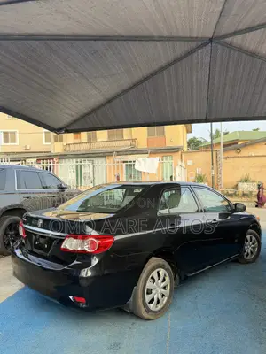 Toyota Corolla LE 4dr Sedan (1.8L 4cyl 4A) 2012 Black