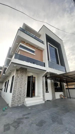 5bdrm House in Chevron for sale