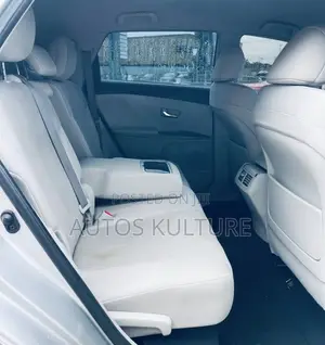 Toyota Venza 2010 Silver