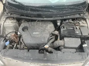 Hyundai Accent 2012 Brown