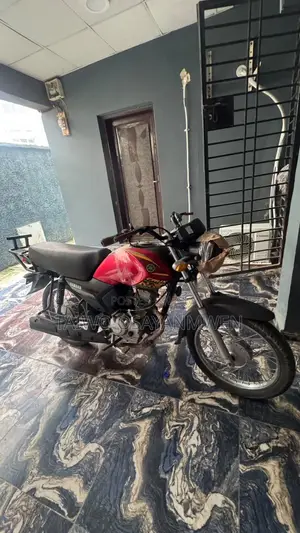 Yamaha Crux 2018 Red