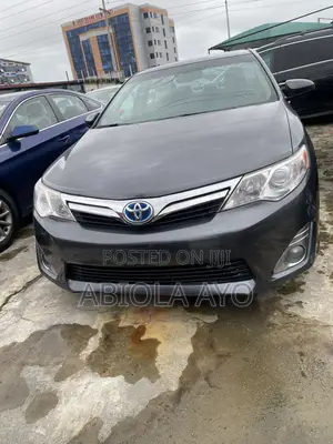 Toyota Camry Hybrid XLE 2012 Gray